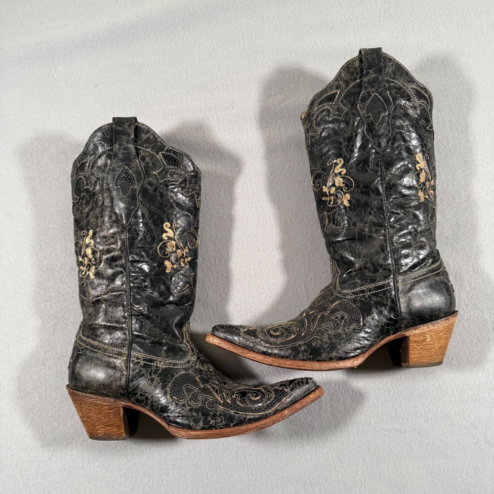 Corral Vintage Black Leather Floral Embroidered Western Boots C2108